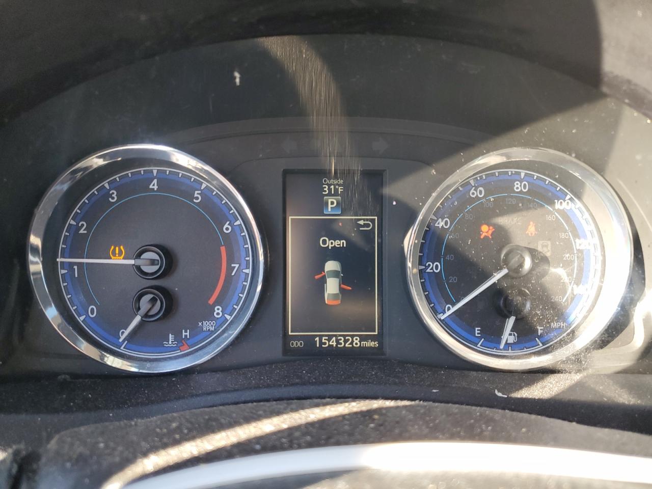 Toyota Corolla L Image 8