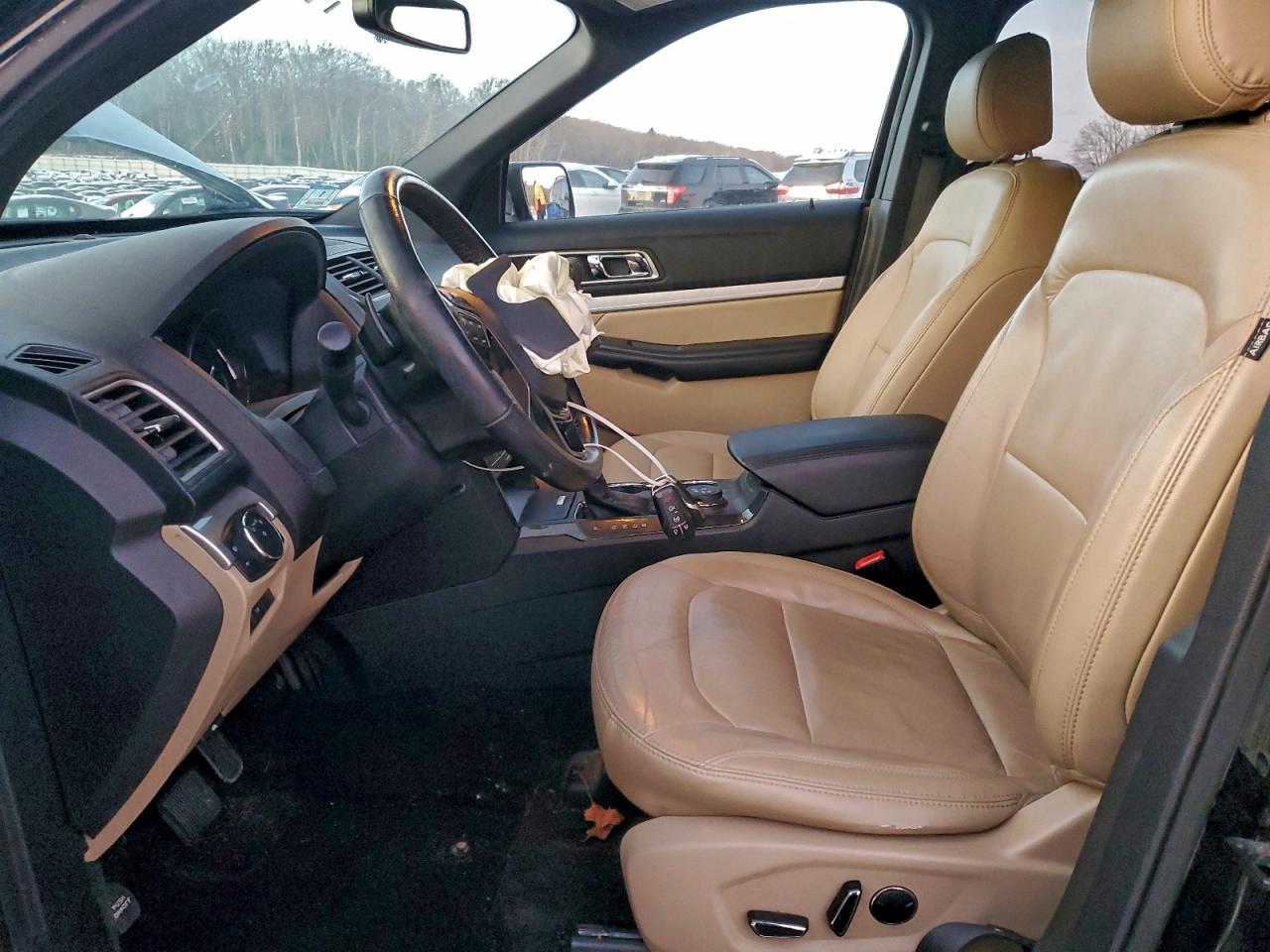 Ford Explorer Xlt Image 12