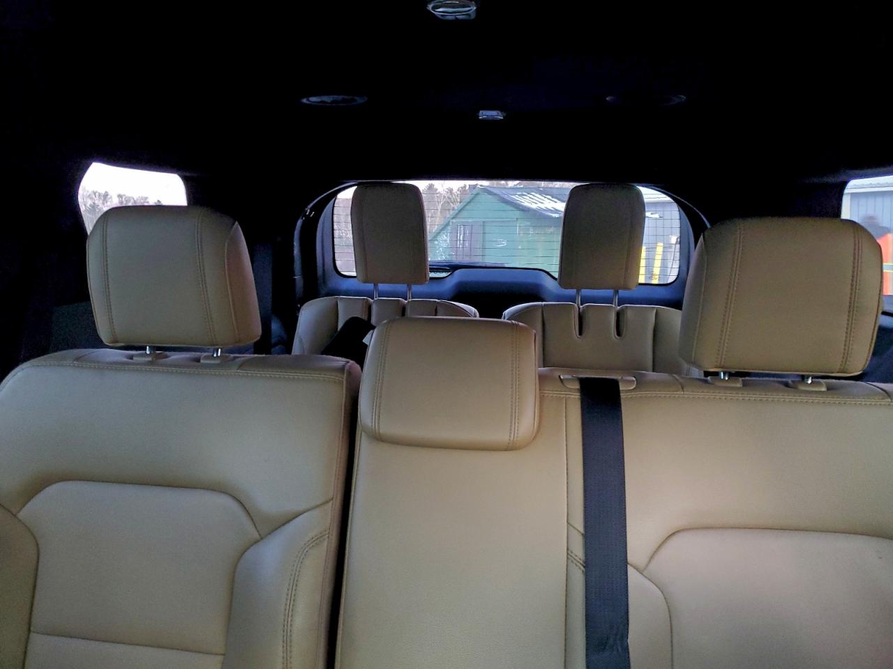 Ford Explorer Xlt Image 8