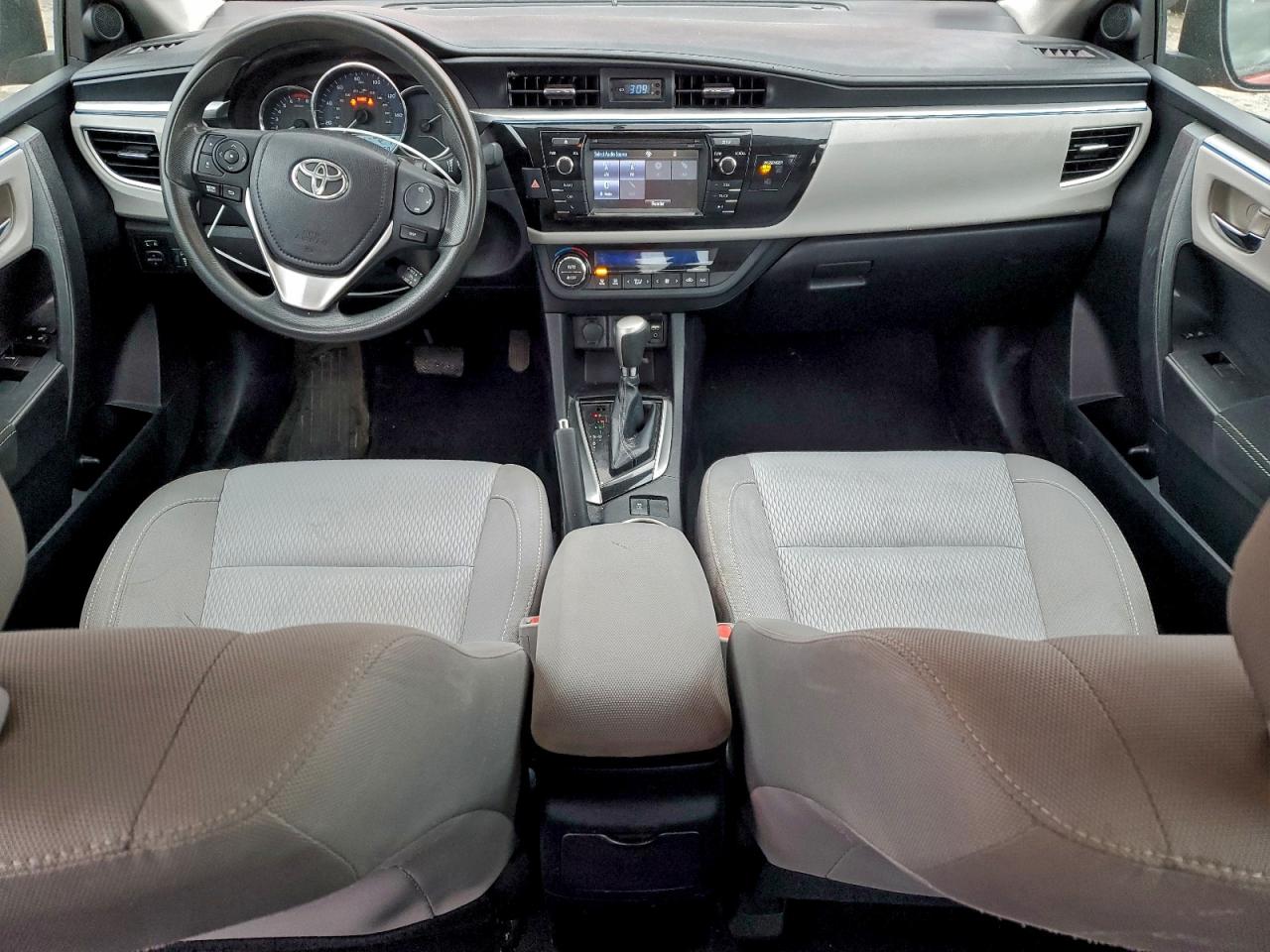 Toyota Corolla L Image 10