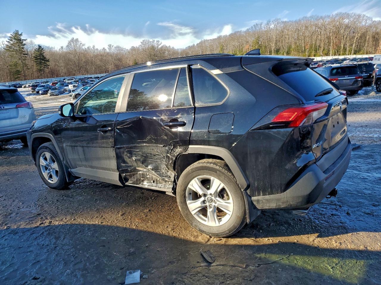 Toyota RAV4 Xle Image 12