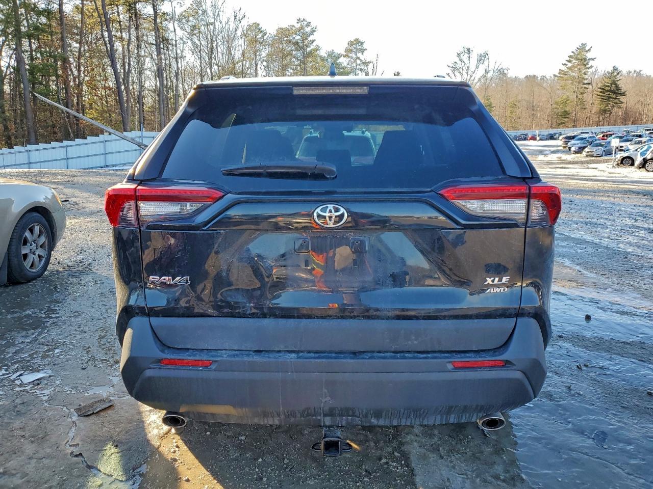 Toyota RAV4 Xle Image 2