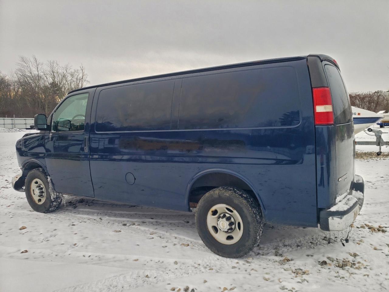 Chevrolet Express Image 9