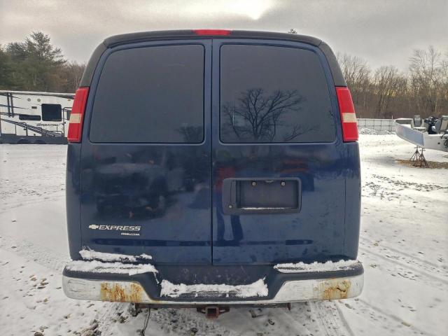 Chevrolet Express Image 7