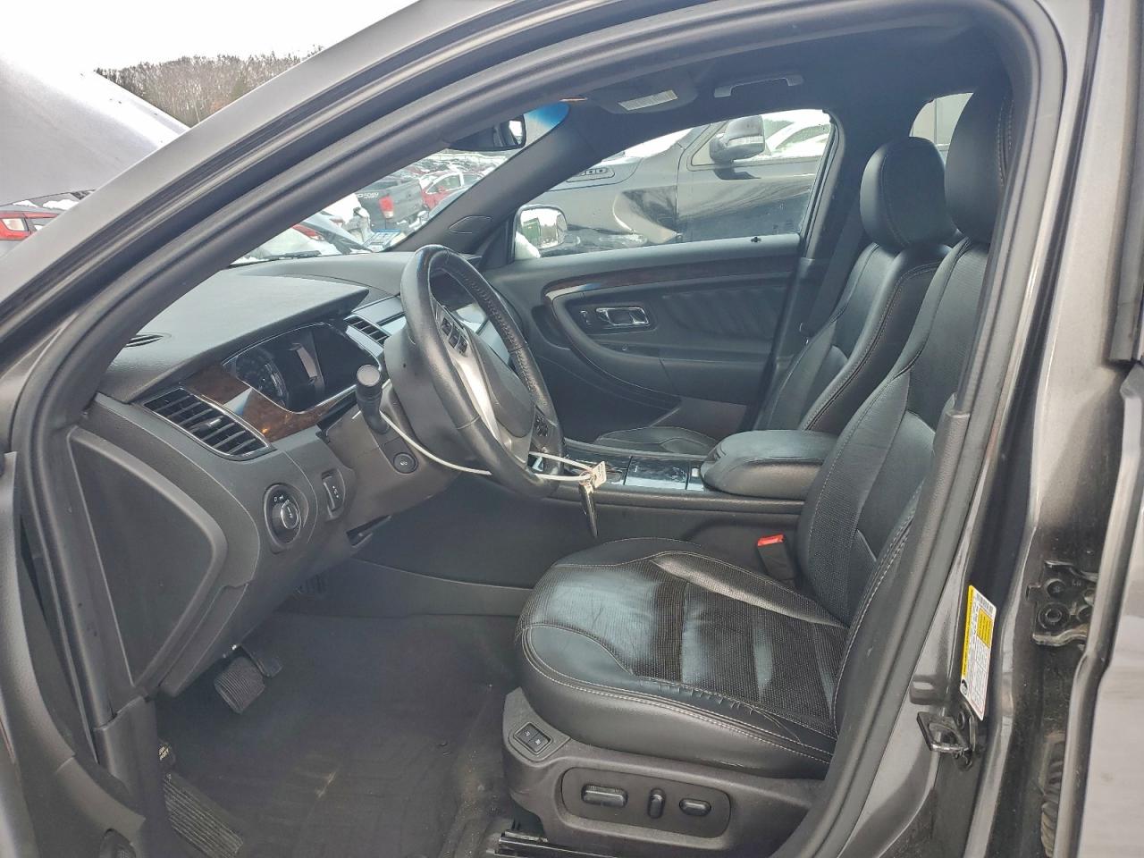 Ford Taurus Limited Image 4