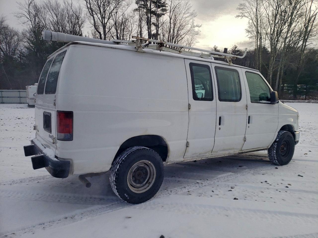Ford E-250 E250 Van Image 3