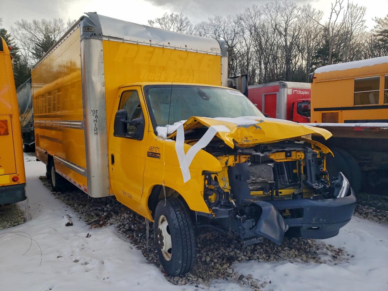 Ford Econoline E350 Super Duty Cutaway Van Image 14