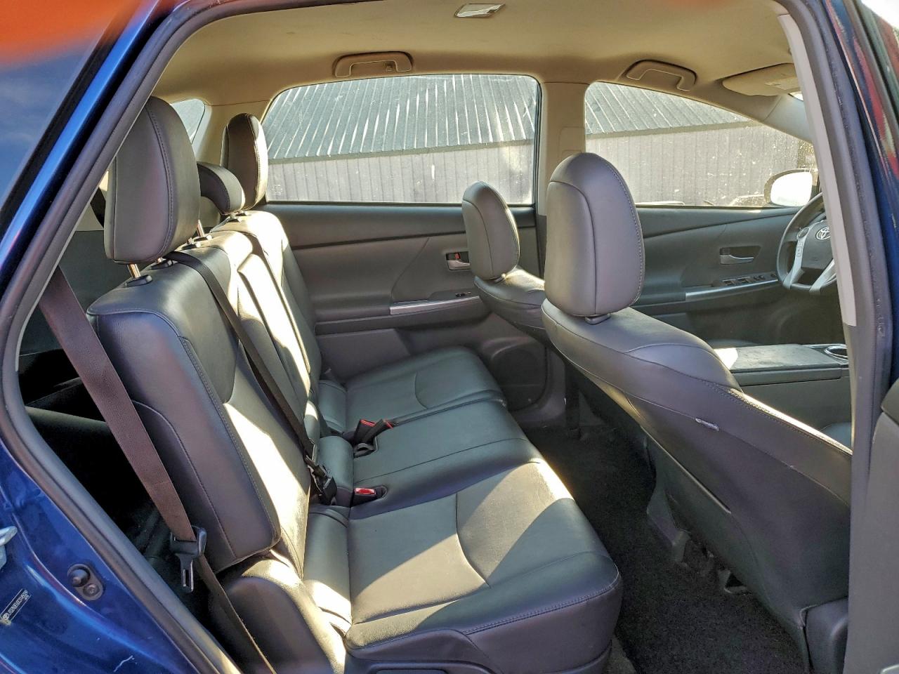 Toyota Prius Image 11