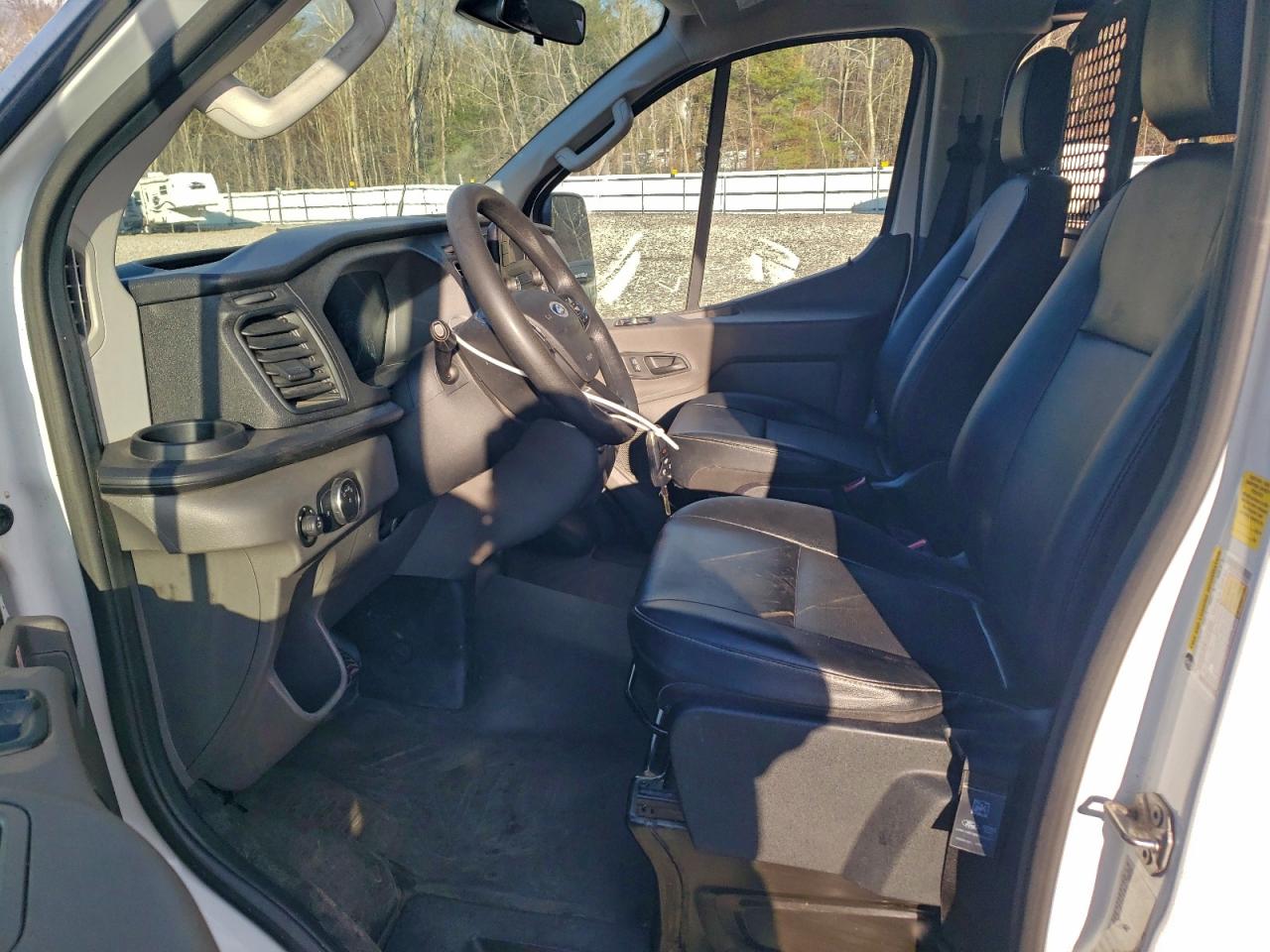 Ford Transit T-150 Image 12