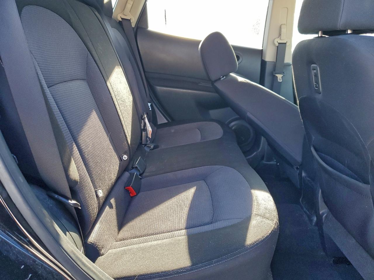 Nissan Rogue S Image 6