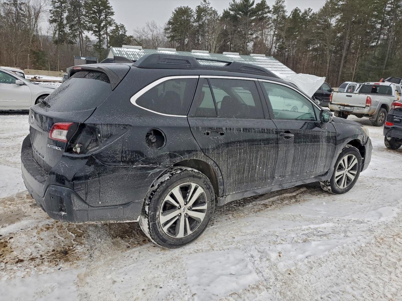 Subaru Outback 2.5i Limited Image 2