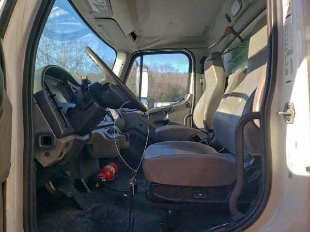 Freightliner M2 106 Medium Duty Image 4