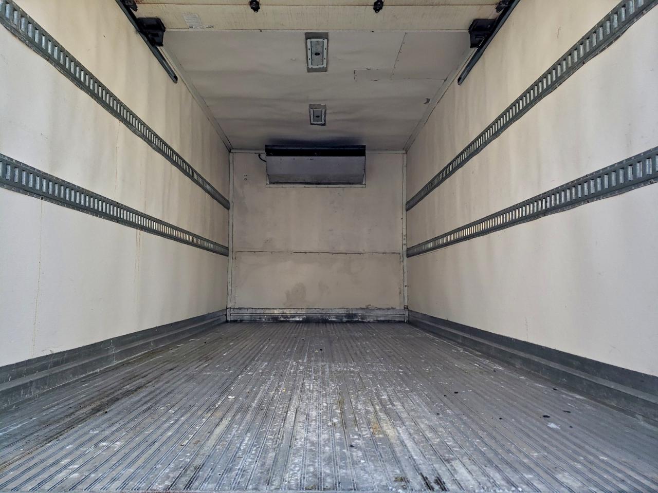 Freightliner M2 106 Medium Duty Image 9