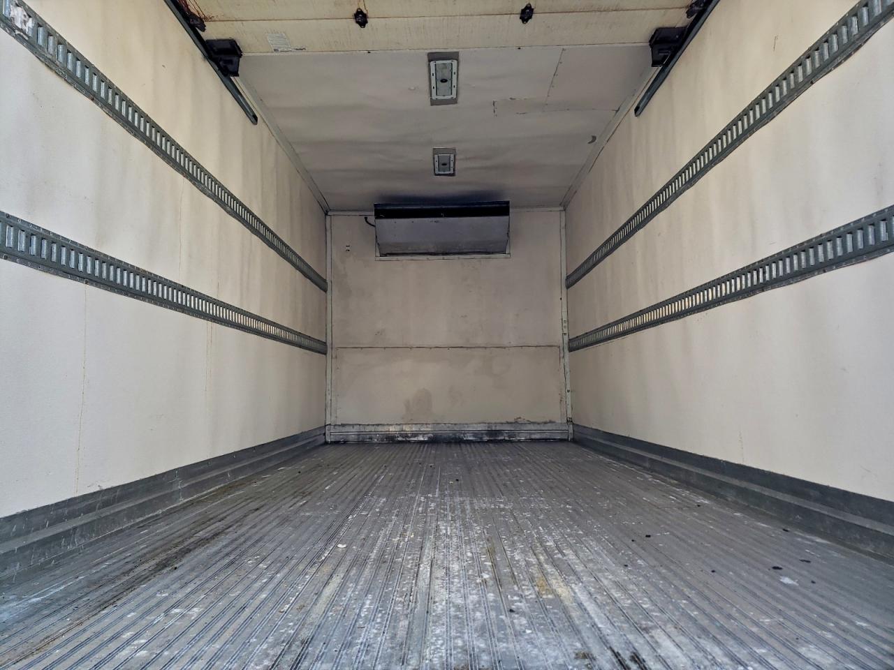 Freightliner M2 106 Medium Duty Image 3