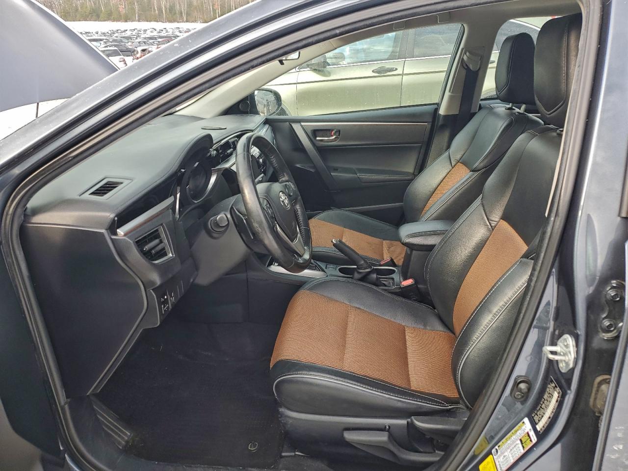 Toyota Corolla L Image 5