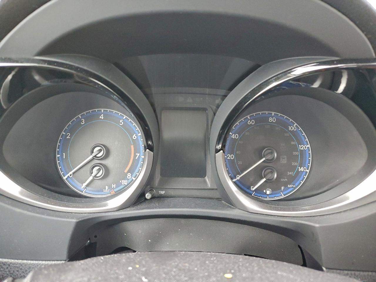 Toyota Corolla L Image 10