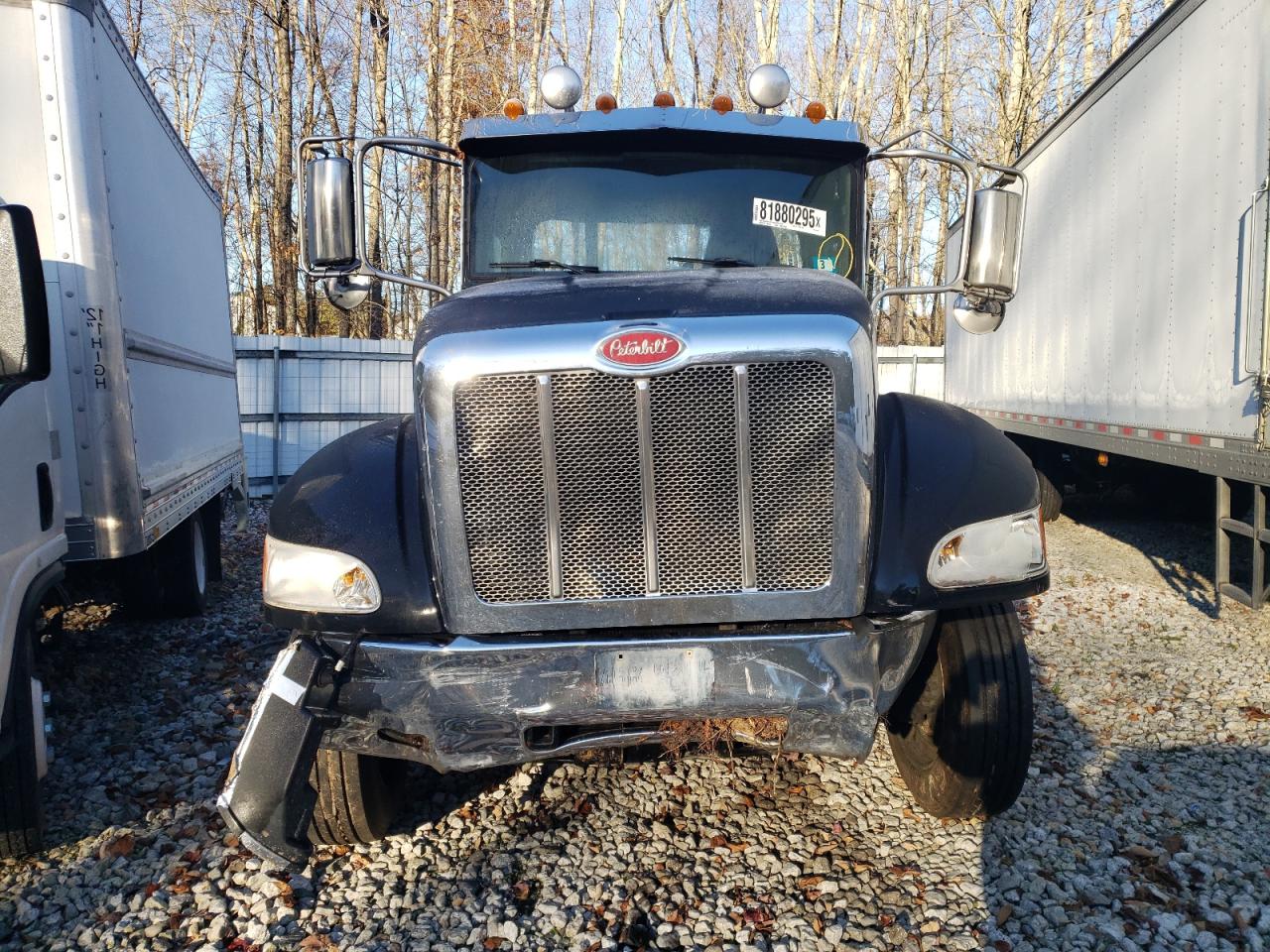 Peterbilt 337 Image 8