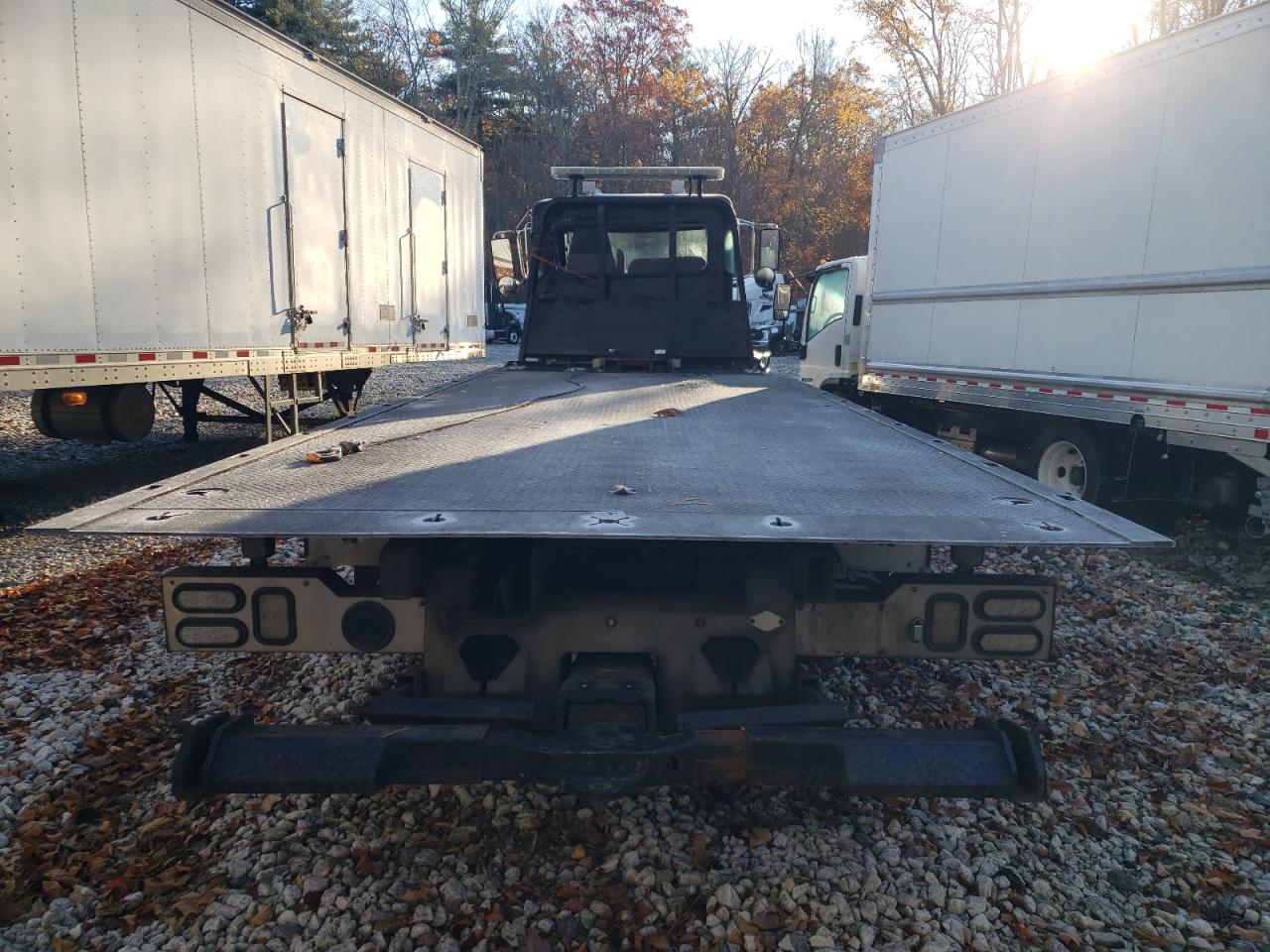 Peterbilt 337 Image 11