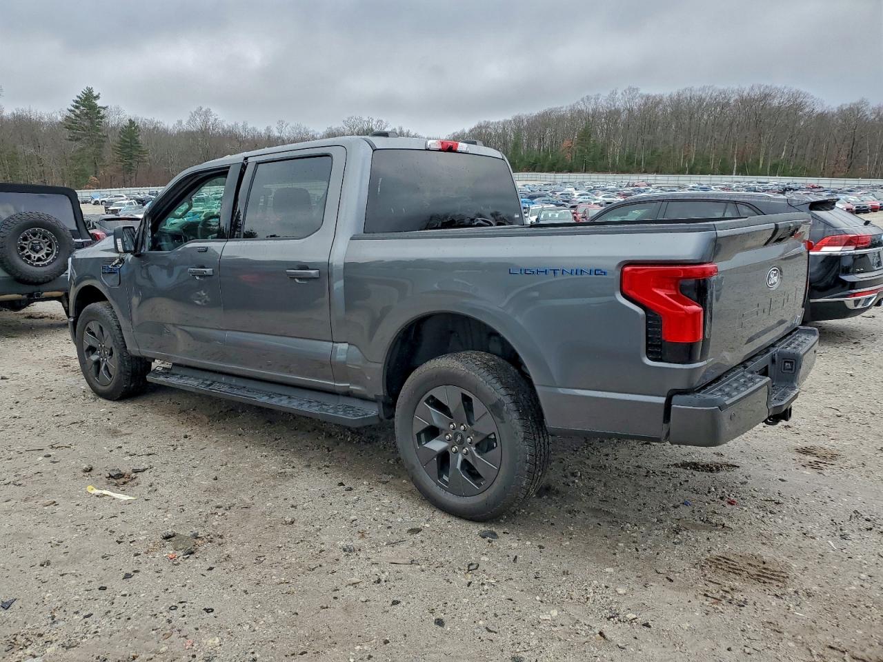 Ford F-150 Lightning Xlt Image 2