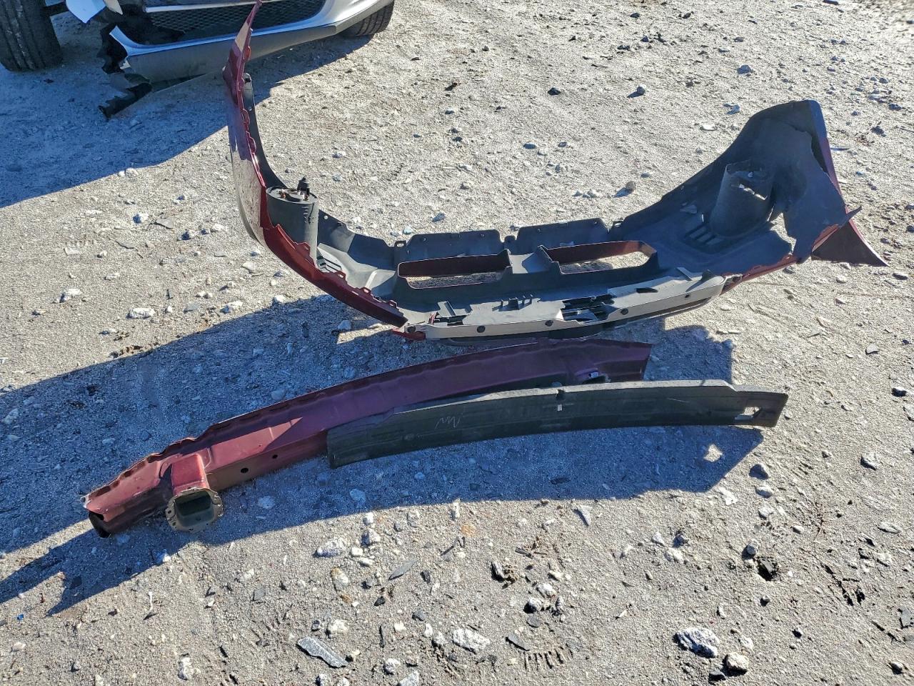 Subaru Outback 2.5i Limited Image 2