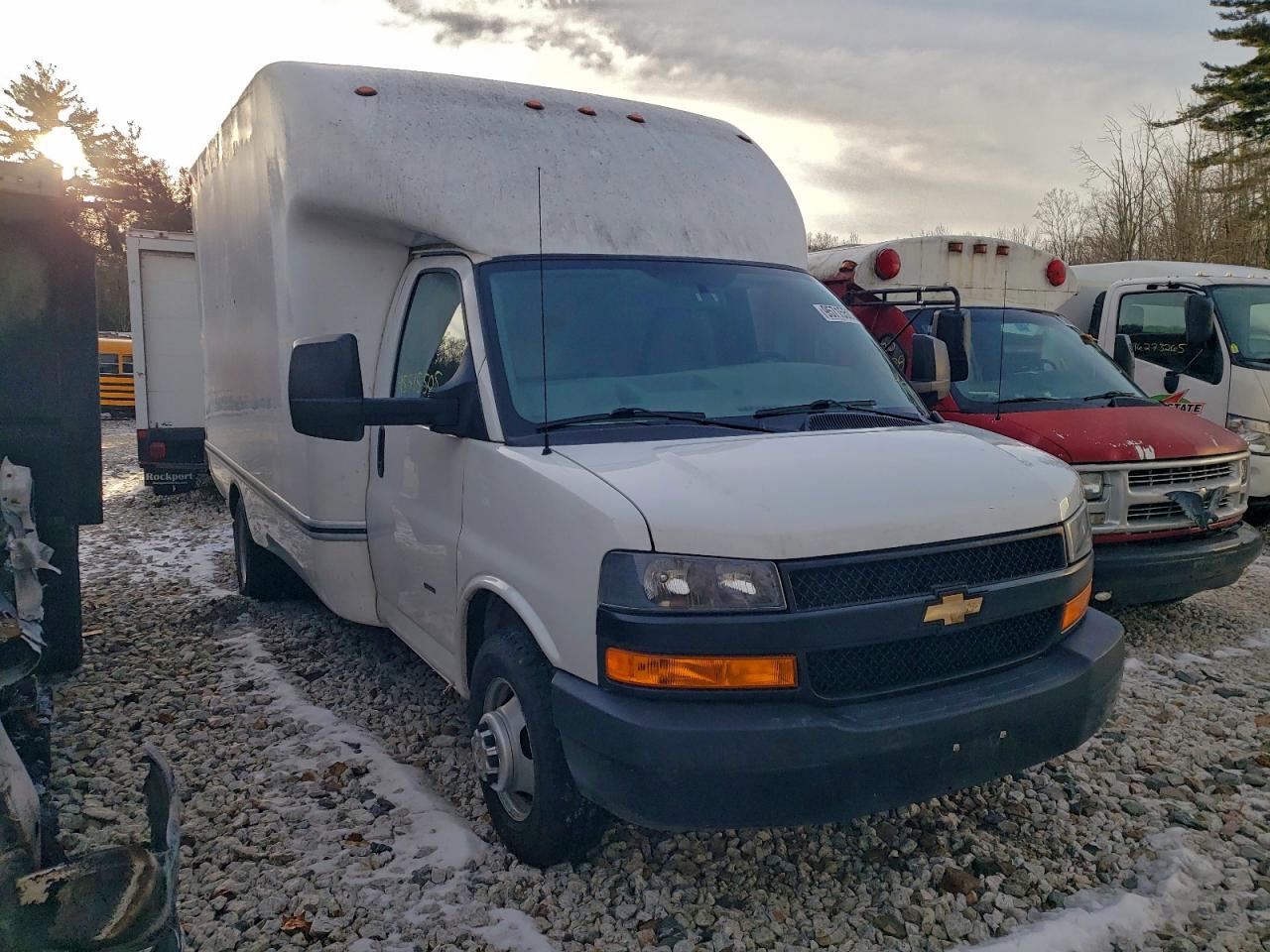 Chevrolet Express Image 6