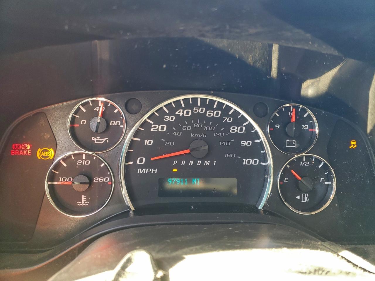 Chevrolet Express Image 3