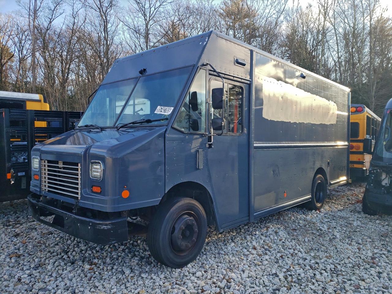 Freightliner Mt45 M Line Walk-in Van Image 1