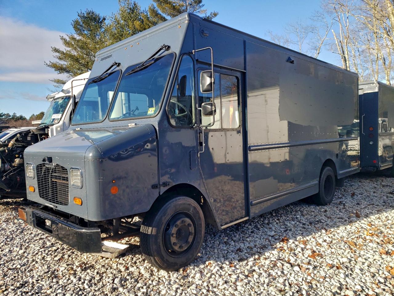 Freightliner Mt45 M Line Walk-in Van Image 1