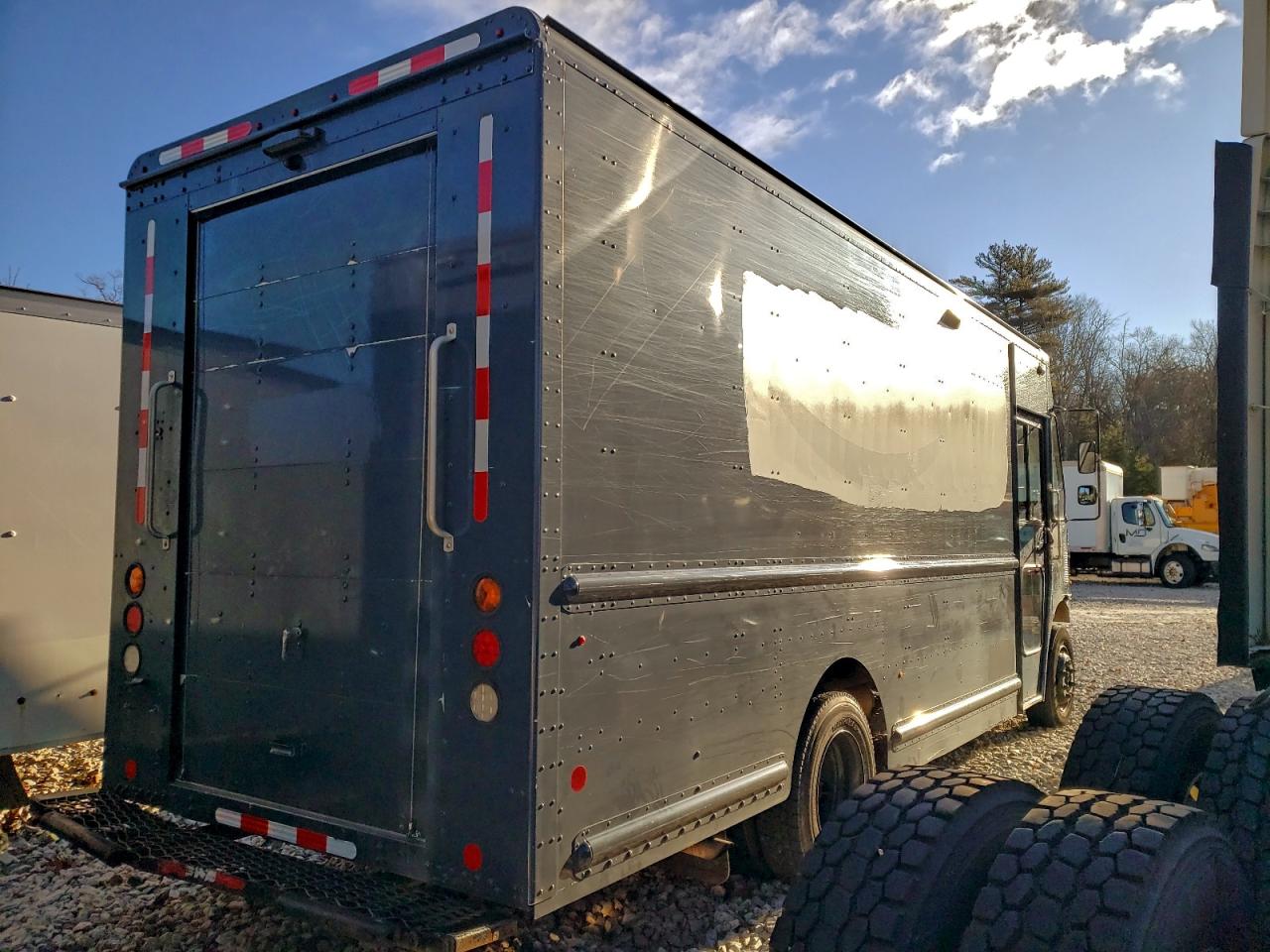 Freightliner Mt45 M Line Walk-in Van Image 5