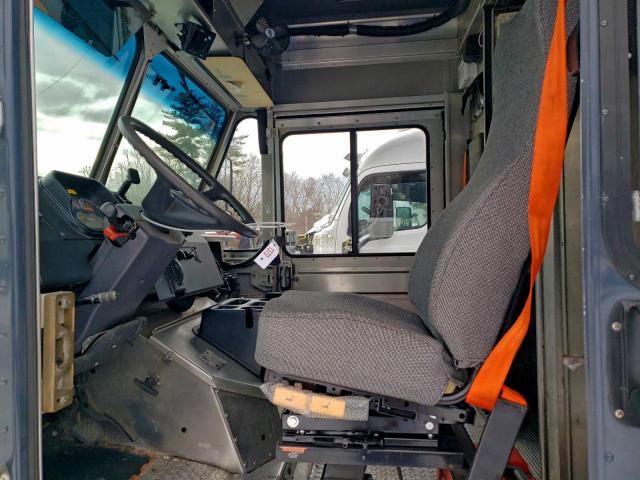 Freightliner Mt45 M Line Walk-in Van Image 3