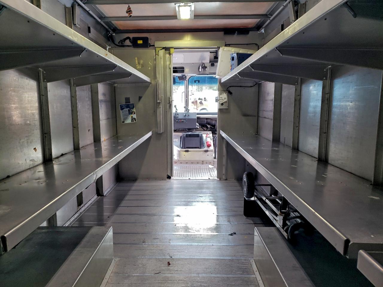 Freightliner Mt45 M Line Walk-in Van Image 10