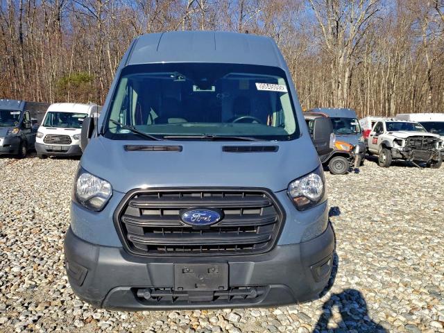 Ford Transit T-250 Image 9