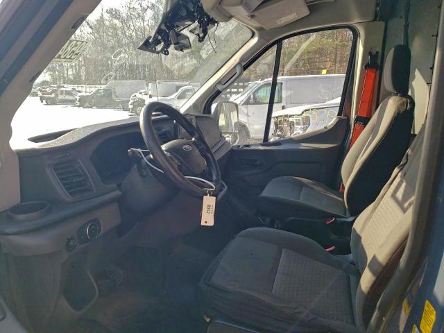 Ford Transit T-250 Image 4