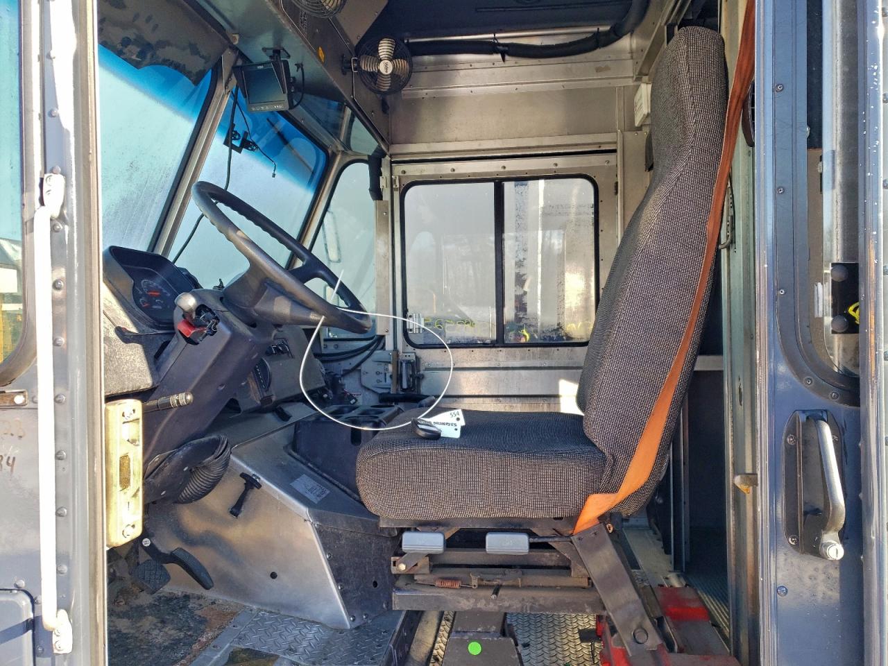 Freightliner Mt45 M Line Walk-in Van Image 10