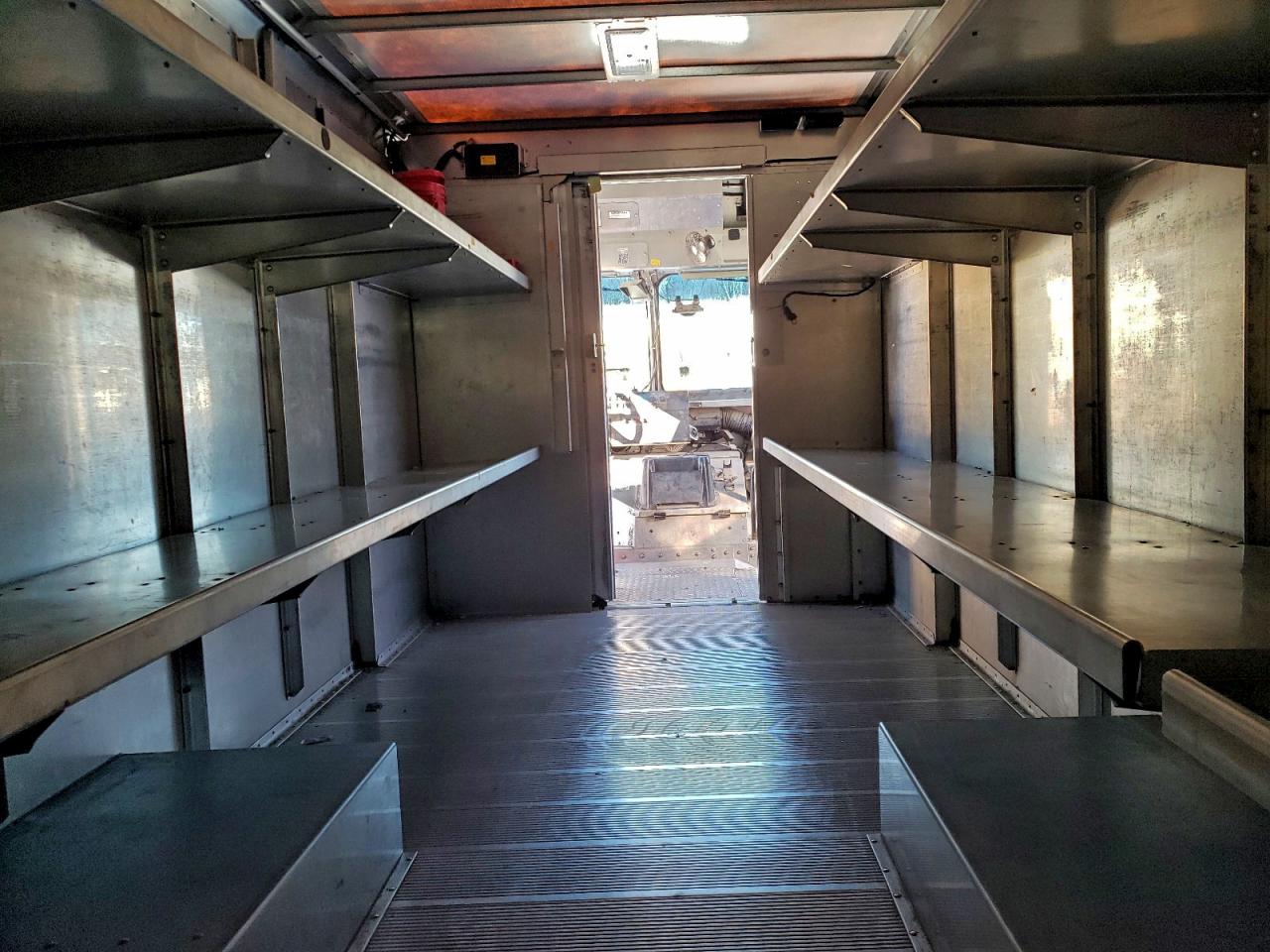 Freightliner Mt45 M Line Walk-in Van Image 12