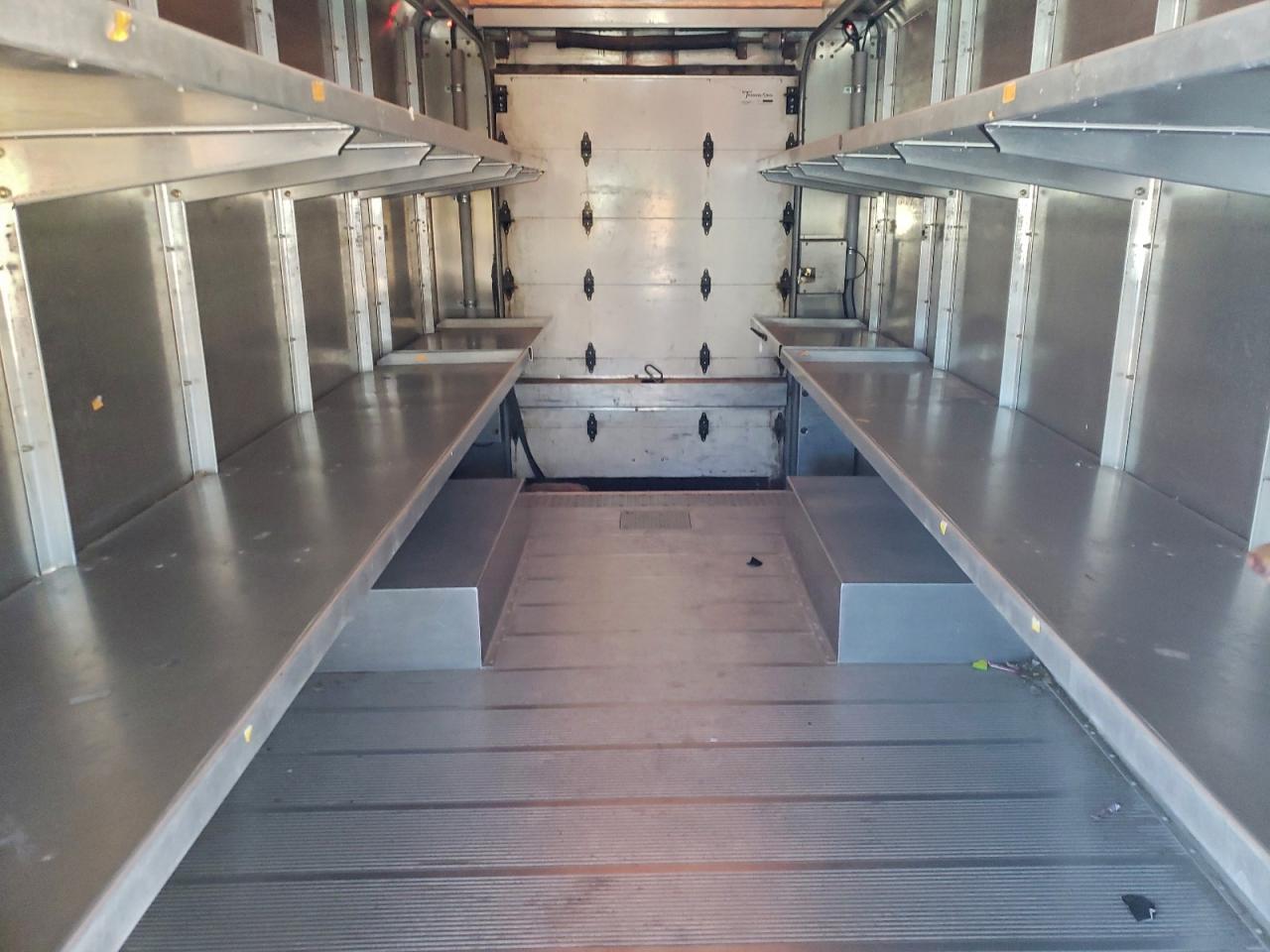 Freightliner Mt45 M Line Walk-in Van Image 11