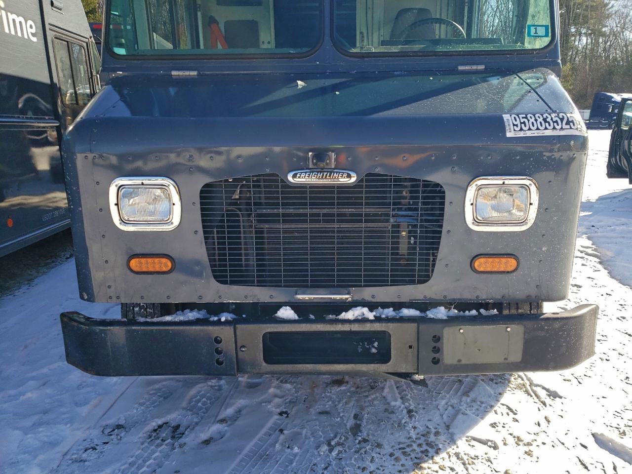 Freightliner Mt45 M Line Walk-in Van Image 2