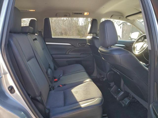 Toyota Highlander Le Image 9