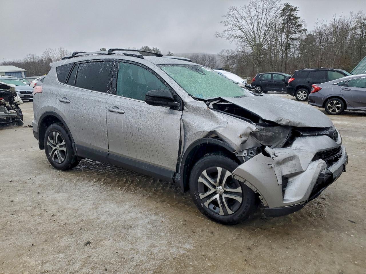 Toyota RAV4 Le Image 2