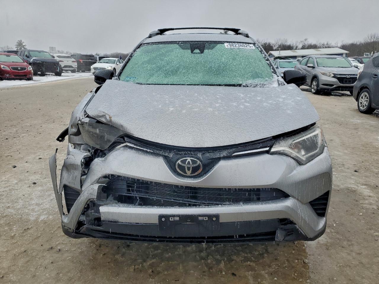 Toyota RAV4 Le Image 4