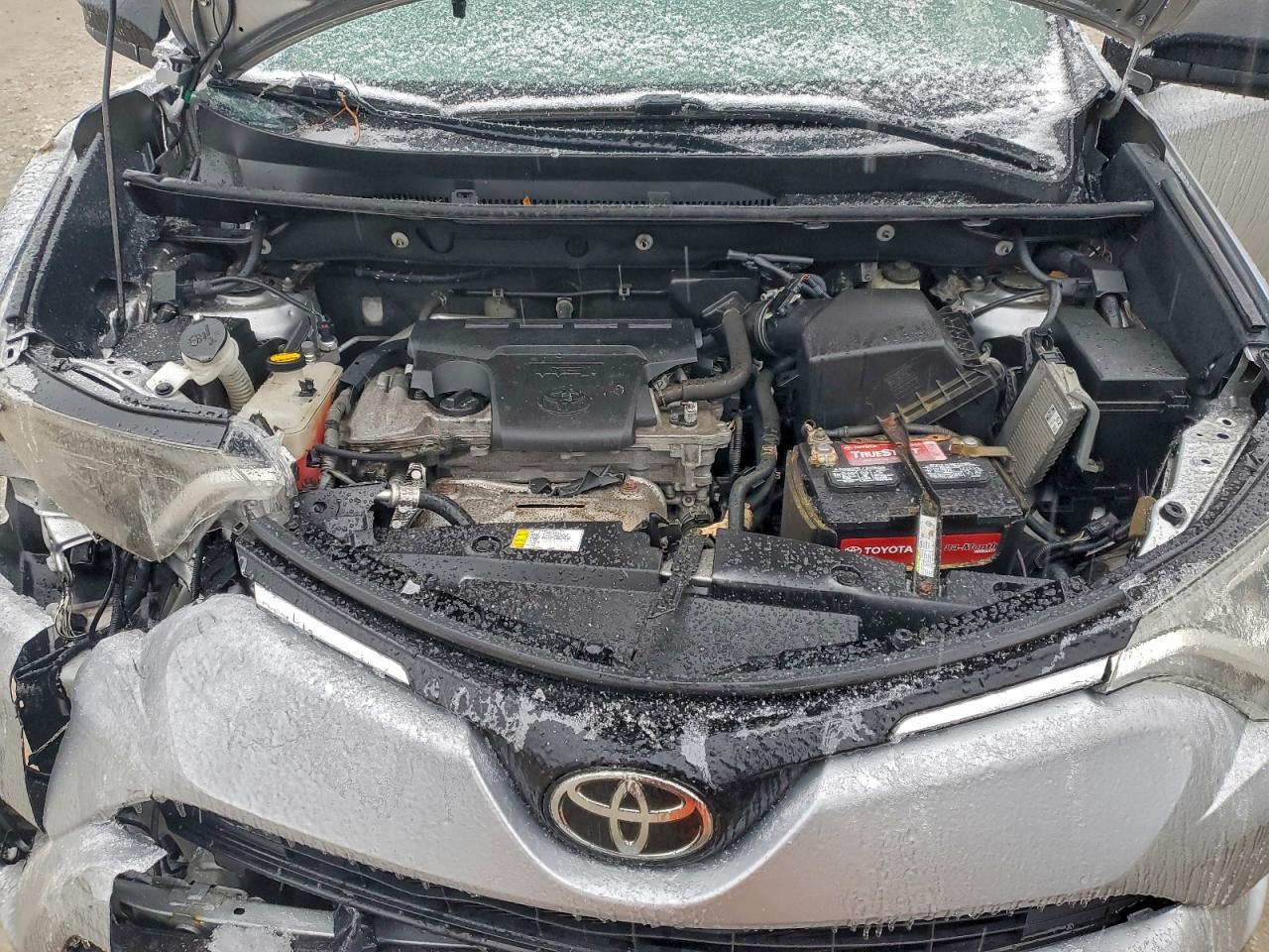 Toyota RAV4 Le Image 11