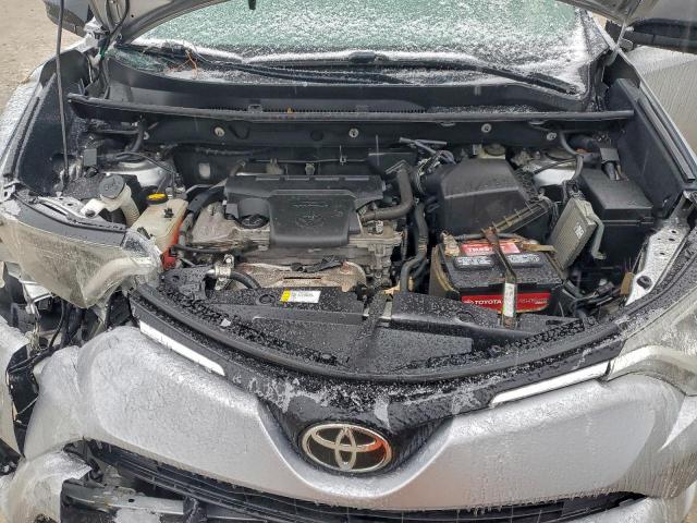 Toyota RAV4 Le Image 11