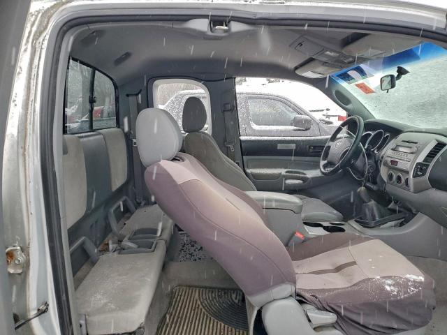Toyota Tacoma Access Cab Image 12