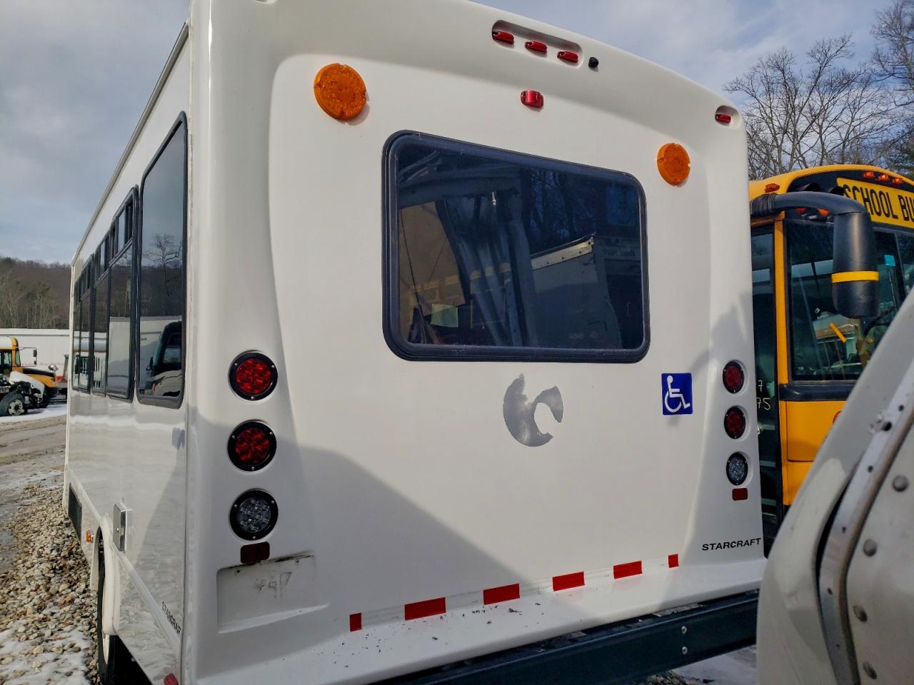 Other E450 4x2 Cutaway E450 Super Duty Cutaway Van Image 6