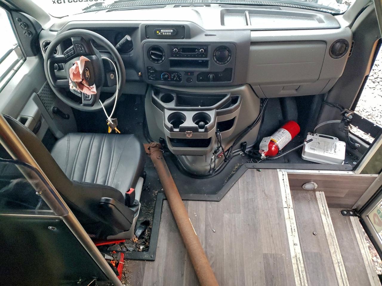 Other E450 4x2 Cutaway E450 Super Duty Cutaway Van Image 13