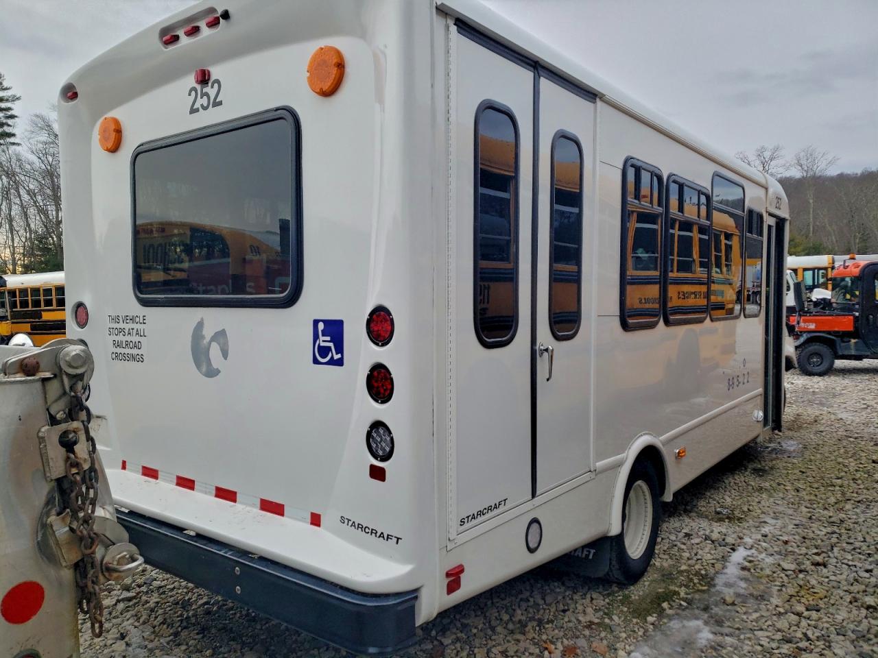 Other E450 4x2 Cutaway E450 Super Duty Cutaway Van Image 2