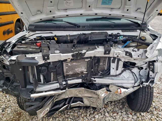 Other E450 4x2 Cutaway E450 Super Duty Cutaway Van Image 5