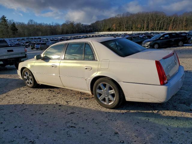 Cadillac DTS Image 7