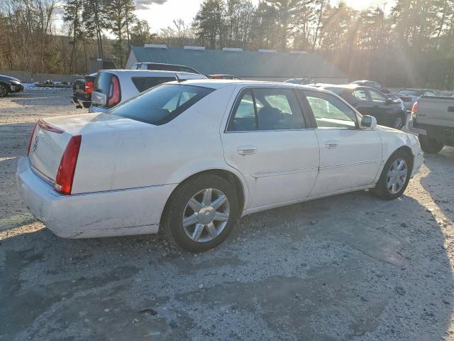 Cadillac DTS Image 11