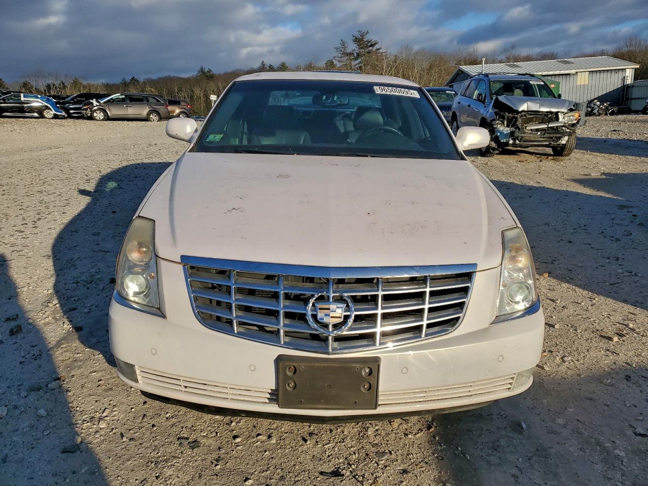 Cadillac DTS Image 6